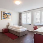 Ema House Serviced Seefeld 公寓